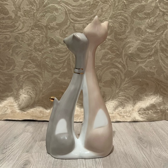 Cat Statue - Picture 3 of 3